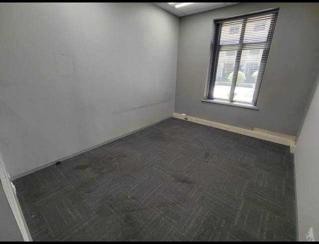 530M² OFFICE TO LET IN MAGALIESSIG